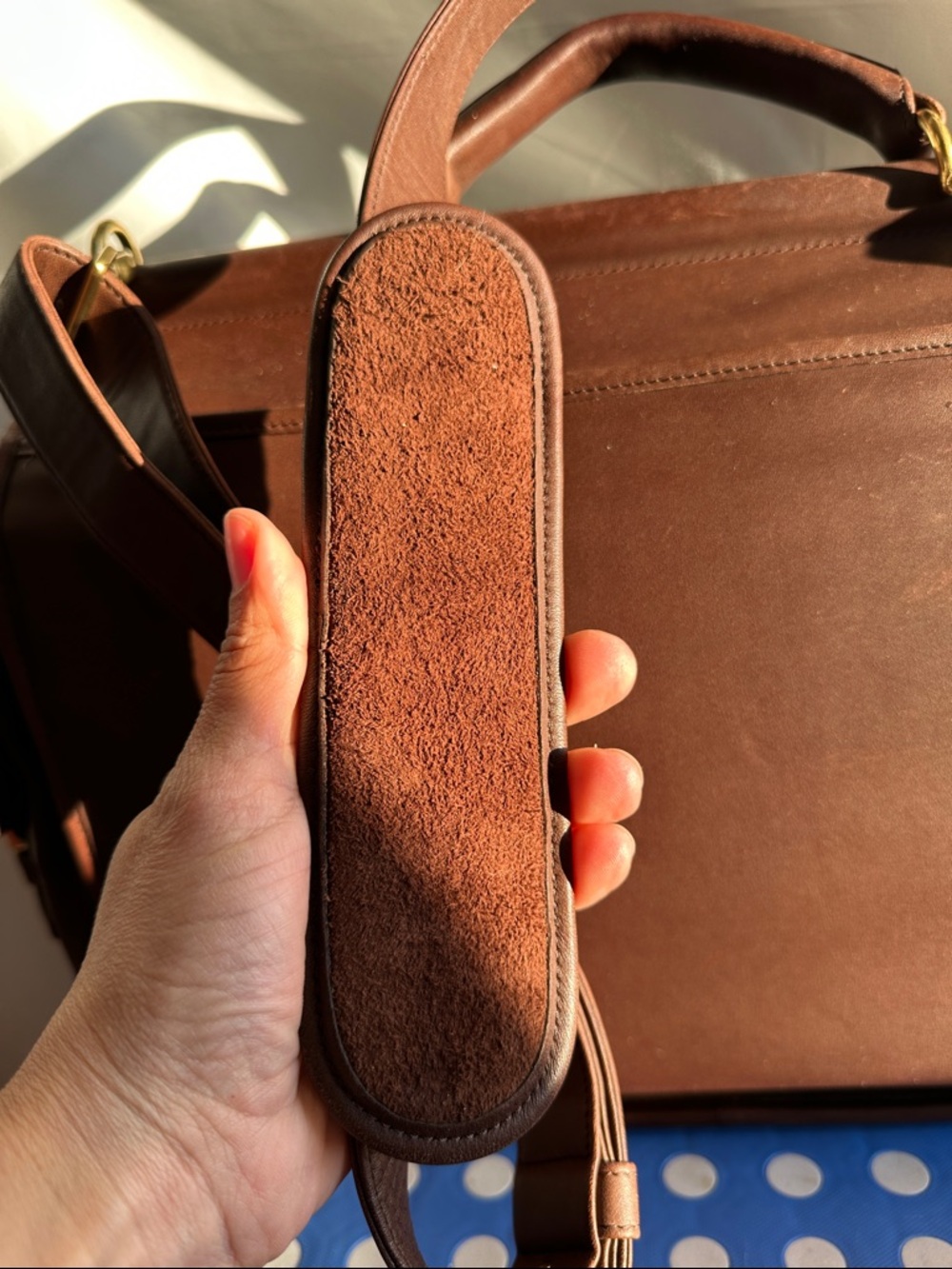 Vintage Coach Field Bag, Style 0594, in Mahogany - Picture 8 of 15